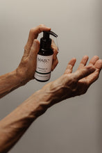 Kép betöltése a galériamegjelenítőbe: CBD masszázs olaj, massage oil